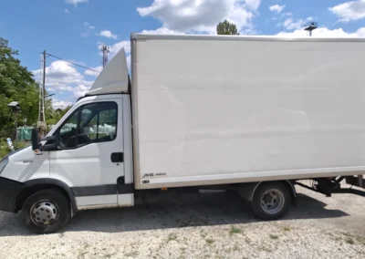 Iveco Daily dobozos - hátfalas balról